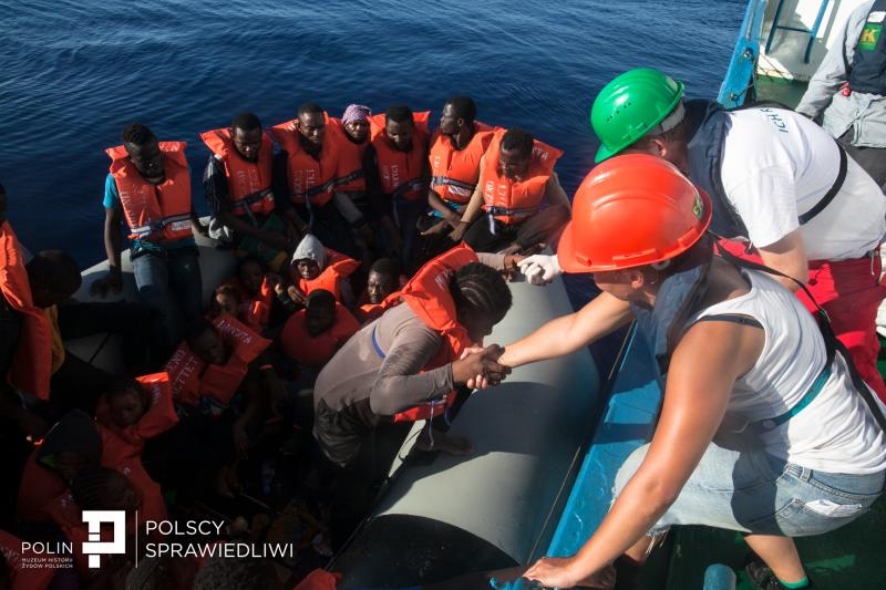 Righteous Without Borders. Acting for the sake of dignity and human rights