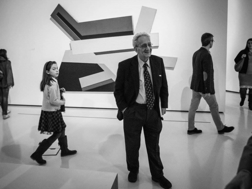 Frank Stella na wystawie swoich prac "Frank Stella i synagogi dawnej Polski" w Muzeum POLIN.