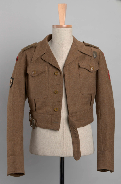 Bluza mundurowa Haliny Olszewickiej - letnia wykonana tkaniny wełnianej w kolorze khaki.