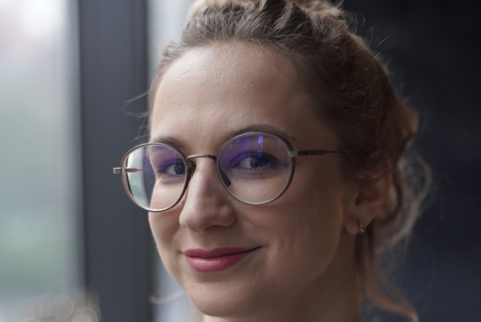 Antonina Grynberg - zdjęcie portretowe.