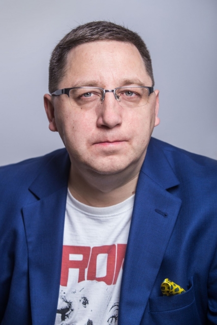 Zdjęcie portretowe Roberta Augustyniaka - wyróżnienionego w konkursie Nagroda POLIN 2016.