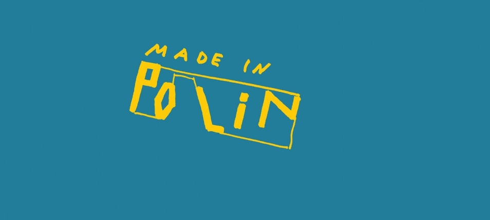 Na niebieskim tle żółty napis Made in POLIN.