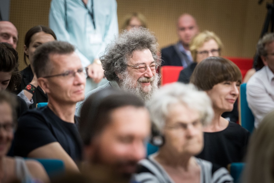 Słuchacze na wykładzie Gabrieli Safran, profesor Uniwersytetu Stanforda.