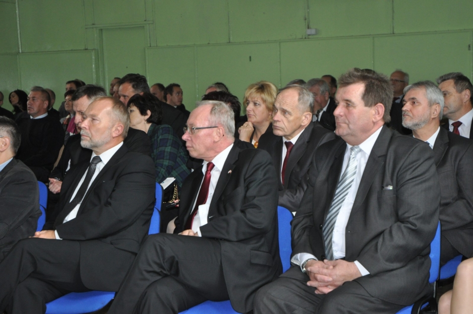 Grupa ludzi na konferencji