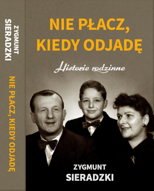 uśmiechnięci rodzice z synem na okładce książki "Nie płacz, kiedy odjadę"