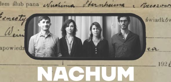 Zdjęcie członków i członkiń zespołu Nachum na tle archiwalnego listu.