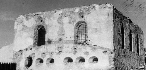 Ruiny synagogi, widok elewacji od strony zachodniej.