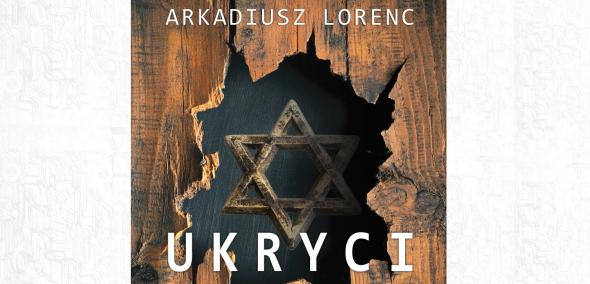 Okładka książki "Ukryci. Głosy z kryjówek przed Zagładą". Na środku, w rozerwanej podłodze wyryta gwiazda Dawida.