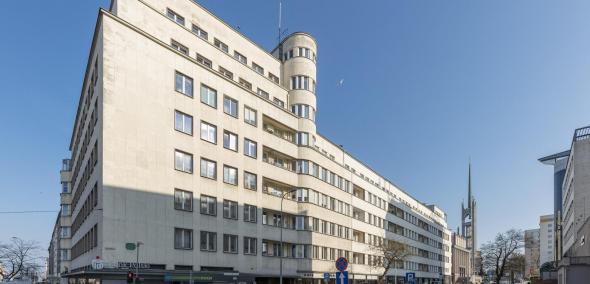 Bankowiec - budynek modernistyczny, wybudowany w Gdyni