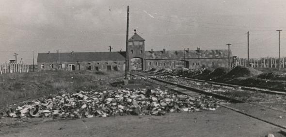 Pocztówka z obozu Auschwitz-Birkenau
