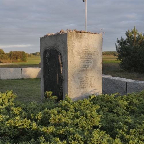 “Monument commemorating the victims of the Jedwabne massacre” photo: Piotr Ostrowski/ POLIN Museum